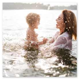 Badesee in der Nähe im Sommer