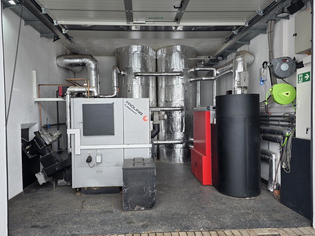 Pufferspeicher und Wärmeleitungen